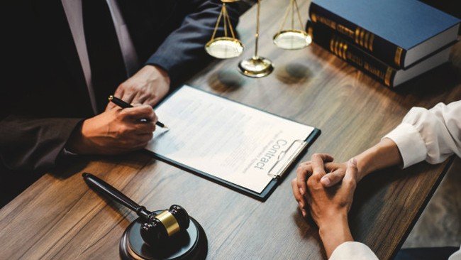 Contract Drafting Attorney: Legal Contracts for Business Operations